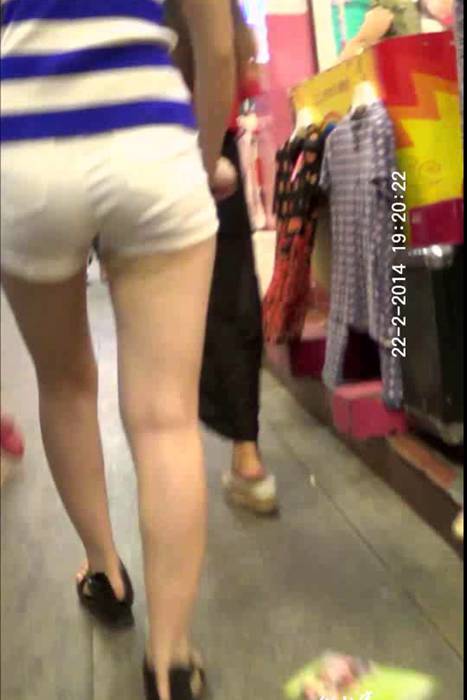 [街拍客视频]jx0024 白色热裤美女的裤子好紧啊