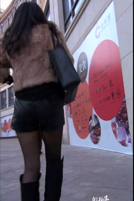 [街拍客视频]jx0635 黑丝包臀热裤美女少妇