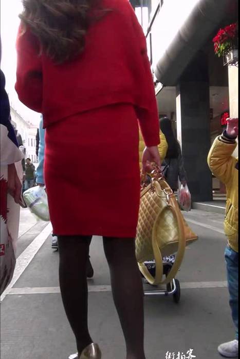 [街拍客视频]jx0651 黑丝高跟包臀红裙美少妇