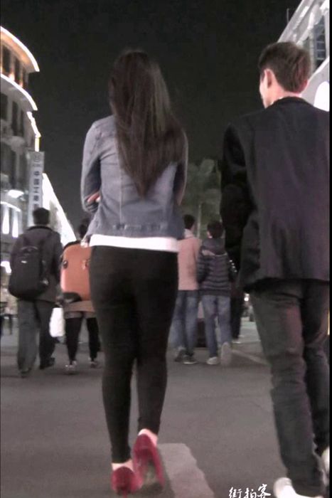 [街拍客视频]jx0656 黑色紧身裤美女秀出好身材