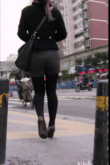 [街拍视频]00070高跟黑丝厚裤袜少妇