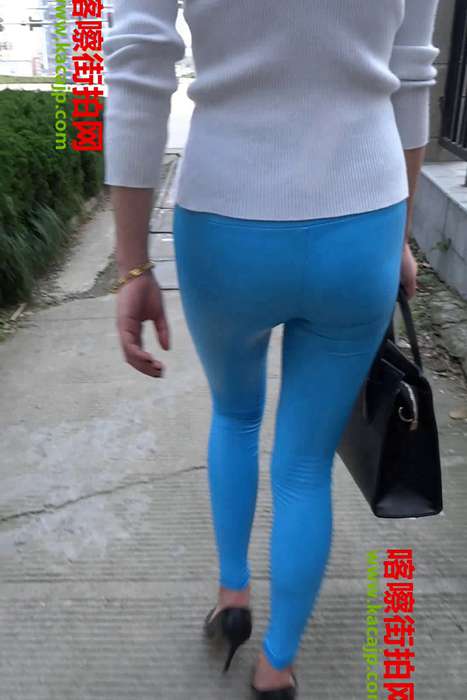 [紧身裤私拍写真视频]ID0139 小雨美女蓝色皮裤视频--性感提示：闪亮肉丝比基尼黄丝下体前凸后翘