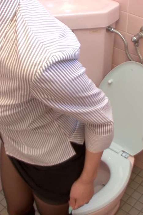 [SyukouMovies视频]ID0142 Syukou Movie 1527 OL制服トイレオ